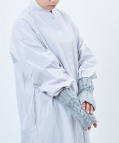 AND WOOL 〈上質な素材と手仕事から生まれた優しいニット〉メリノウール・ケーブルアームウォーマー