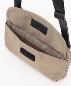 LA BAGAGERIE 【maison vert】 【撥水】撥水ナイロン多機能ポシェット