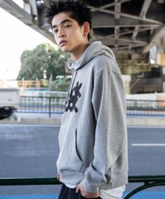 WEGO 【ユニセックス着用ITEM/裏起毛/SMLサイズ展開】リラックスフィットスプレーグラフィックパーカー