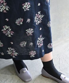 muuc 〈コットン×リネン〉〈高品質なドライタッチ生地〉野小花刺繍ゆったりワンピース