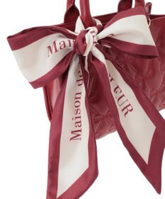 Maison de FLEUR スカーフ付きリボンキルティングスクエアトート