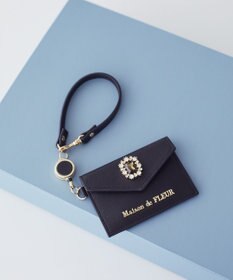 Maison de FLEUR リール付きビジューカードポケットパスケース