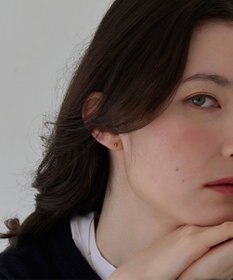 Phoebe 【金属アレルギー対応】メタルオーバルグレースピアス　ゴールド/サージカルステンレス