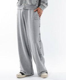 WEGO 【ユニセックス着用ITEM】ブリーチスタッズロゴスウェットパンツ