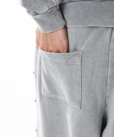 WEGO 【ユニセックス着用ITEM】ブリーチスタッズロゴスウェットパンツ