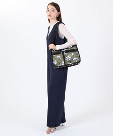 LeSportsac DELUXE EVERYDAY BAG/オリーブフローラルシルエット