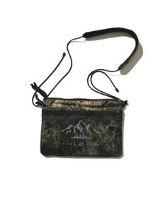 JOSEPH ABBOUD MOUNTAIN 【UNISEX】ウッドカモ サコッシュ