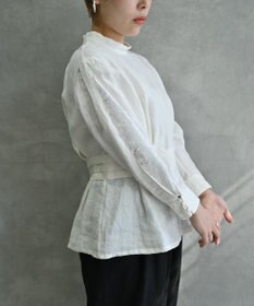 muuc 〈高品質ベルギーリネン100%〉〈通年着られる〉カットジャカード生地デザイン袖 クラシカルシルエットのブラウス