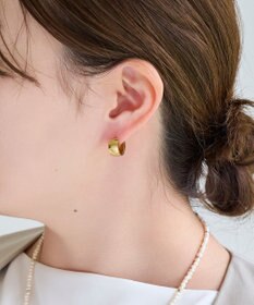 Phoebe 【金属アレルギー対応】ワンタッチワイドフープミニピアス　ゴールド/サージカルステンレス