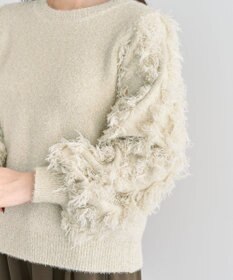 Green Parks ・ｆｕｒｒｙ　ｒａｔｅ　ラメフェザー袖フリンジニット