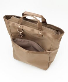 LA BAGAGERIE チャーム付き　ナイロンスクエアリュック