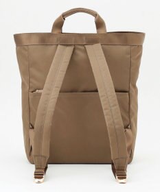 LA BAGAGERIE チャーム付き　ナイロンスクエアリュック