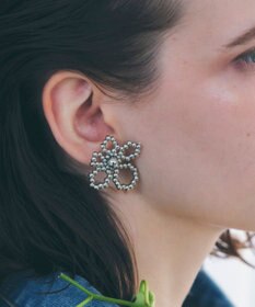 YECCA VECCA メタルビーズフラワーピアス