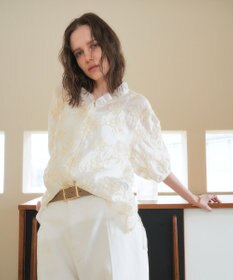 YECCA VECCA フリルVネック刺繍シアーシャツ