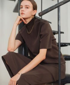 BEIGE， LAURA / ドライタッチ ストレッチショートスリーブニット Khaki