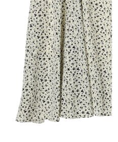 earth music&ecology 揺れる小花柄裾フレアスカート