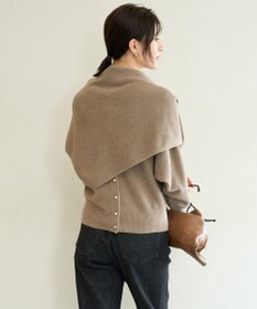 UNFILO 【WEB/一部店舗限定】ふわふわニット 三角ストール モカ