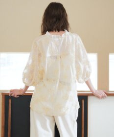 YECCA VECCA フリルVネック刺繍シアーシャツ