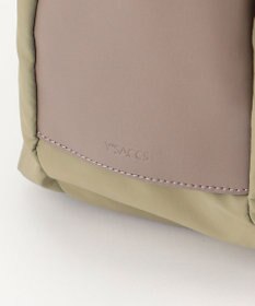 Y'SACCS 【ナイロンタフタ×リサイクルレザー】デイリーショルダー　Mサイズ