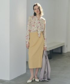 YECCA VECCA ボタニカルフラワー柄ボウタイブラウス