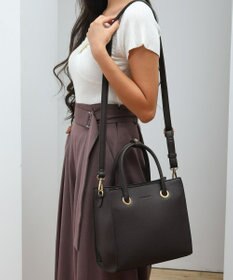 style code  【MERCURYDUO/マーキュリーデュオ】メタルアイレット　両アオリポケット　スクエアハンドバッグ