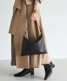 russet エンボスモノグラム ソフトレザーショルダーバッグ(CE-1547)