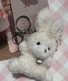 WEGO もこもこファンシーうさぎぬいぐるみキーホルダー