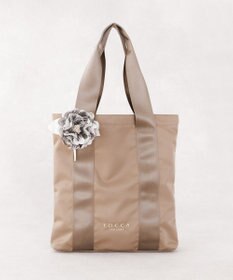 TOCCA 【アップサイクルコサージュ付き・美香＆Lovécoコラボ・数量限定・A4サイズ対応】FLOWER IN HEART BAG バッグ