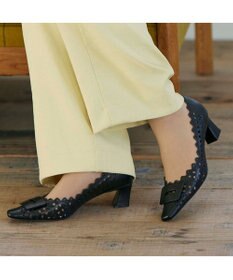 MODE ET JACOMO <MODE ET JACOMO>レーザーカットバックルモチーフパンプス