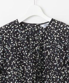 J.PRESS LADIES 【洗える】スパンローンフラワープリント クルーネック ブラウス