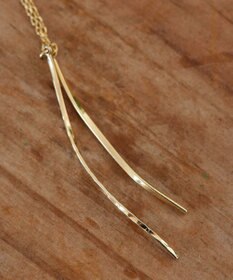 Tiaclasse 【日本製】大人上品なフラットカーブバーネックレス