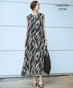 ICB 【WEB限定】サテンオーガンプリント ノースリーブワンピース ブラック×ブラッシュペイント柄