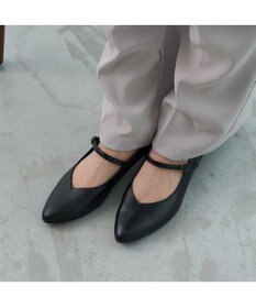 Riz raffinee <Riz raffinee>アーモンドトゥストラップパンプス