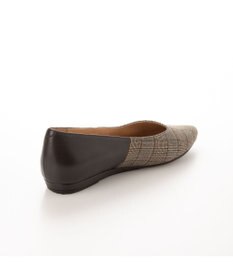 ing <ing>アシンメトリーカットフラットパンプス