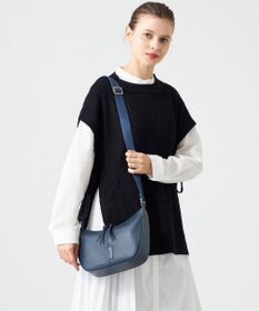 Y'SACCS イタリアンシープ　マルチポーチ付き　ホーボーバッグ