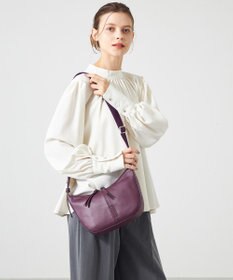 Y'SACCS イタリアンシープ　マルチポーチ付き　ホーボーバッグ