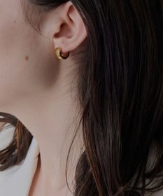 Phoebe 【金属アレルギー対応】ワンタッチワイドフープミニピアス(片耳)/サージカルステンレス ゴールド