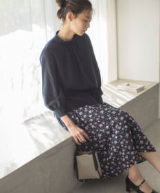 組曲 S リヨセルシャーティングハイネック ブラウス