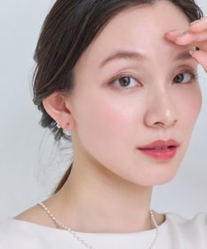 Phoebe 【痛くないシリーズ】ミルキーウェイビジューフロートライトフィットイヤリング　シャンパンゴールド