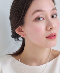 Phoebe 【痛くないシリーズ】ミルキーウェイビジューフロートライトフィットイヤリング　シャンパンゴールド