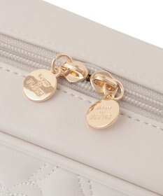 Maison de FLEUR リボンキルティングスクエアポシェット