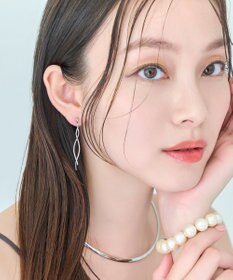 Phoebe 【痛くないシリーズ/金属アレルギー対応】スウィングクリスタルループフィットイヤリング　シルバー