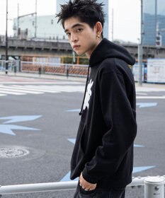 WEGO 【ユニセックス着用ITEM/裏起毛/SMLサイズ展開】リラックスフィットスプレーグラフィックパーカー