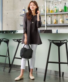 Tiaclasse 【安田美沙子さん着用・ポーチ・ショルダー紐付き】フラワーカットフェイクレザーバッグ