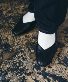 BONTRE 【PRECIEUX JOUET/プレシュウジュエ】デザインステッチVカットフラットパンプス