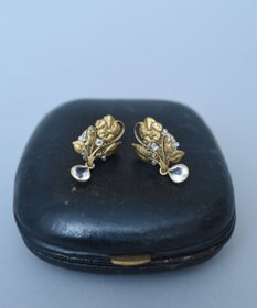 monshiro パンジープチピアス