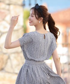 Tiaclasse 【洗える】花柄タックフレンチスリーブワンピース