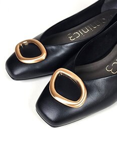 Dominic3 デザインバックル ローヒール レザーパンプス