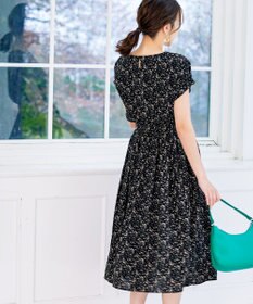 Tiaclasse 【洗える】花柄タックフレンチスリーブワンピース