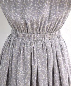 Tiaclasse 【洗える】花柄タックフレンチスリーブワンピース